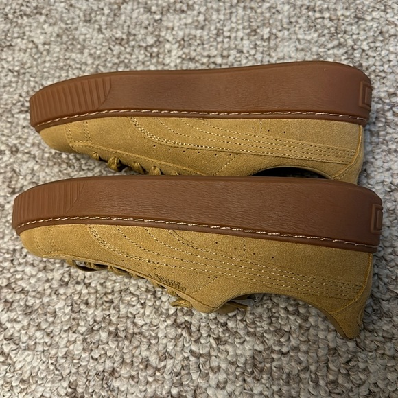 Brown suede Puma sneakers - Picture 3 of 5